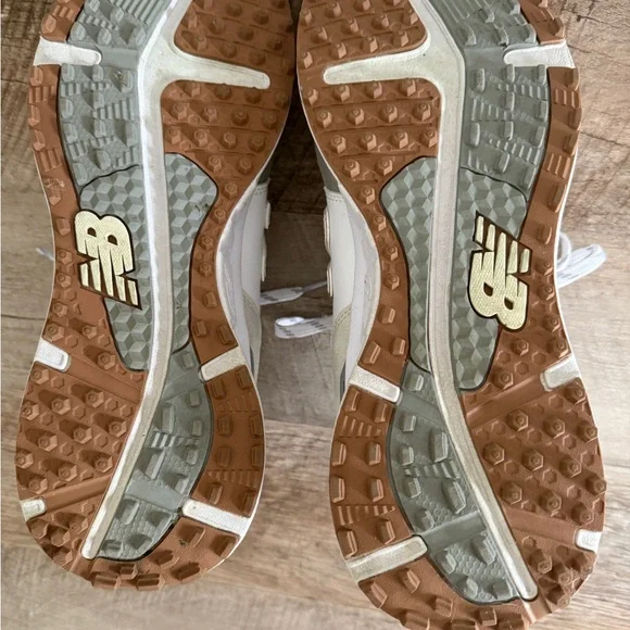 Men’s New Balance White and Gray Golf Shoes - Picture 6 of 7